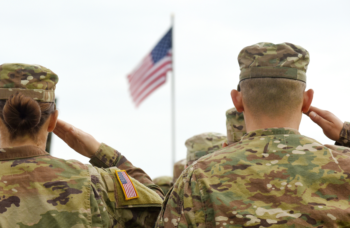 soldiers saluting